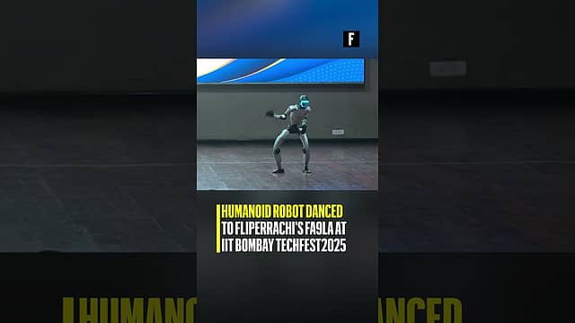Humanoid robot danced to Fliperrachi's FA9LA at IIT Bombay Techfest2025