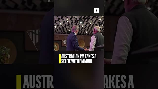 Australian PM takes a selfie with PM Modi